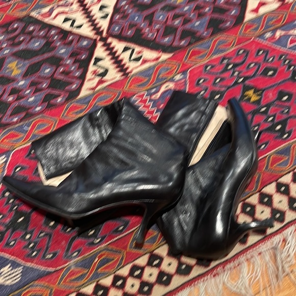 BLAY soft and supple leather boots. Made in Spain 2 1/2 inch heel EUC - Picture 7 of 14